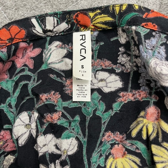 RVCA top- size small (true to size) - Picture 2 of 3